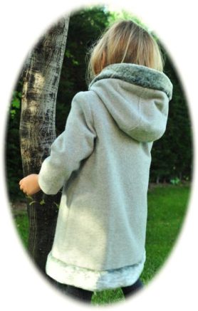 Girl's coat with fur-trimmed hood back view