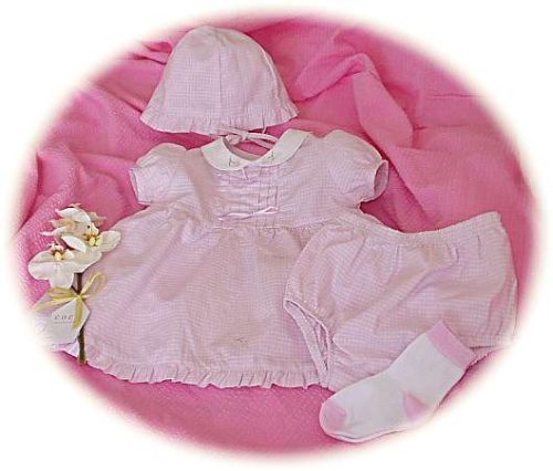 Premature baby's dress