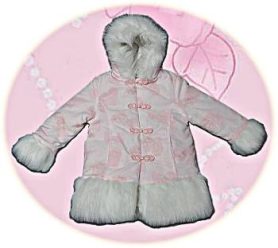 Little girl's hooded coat