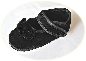 Velvet baby shoes